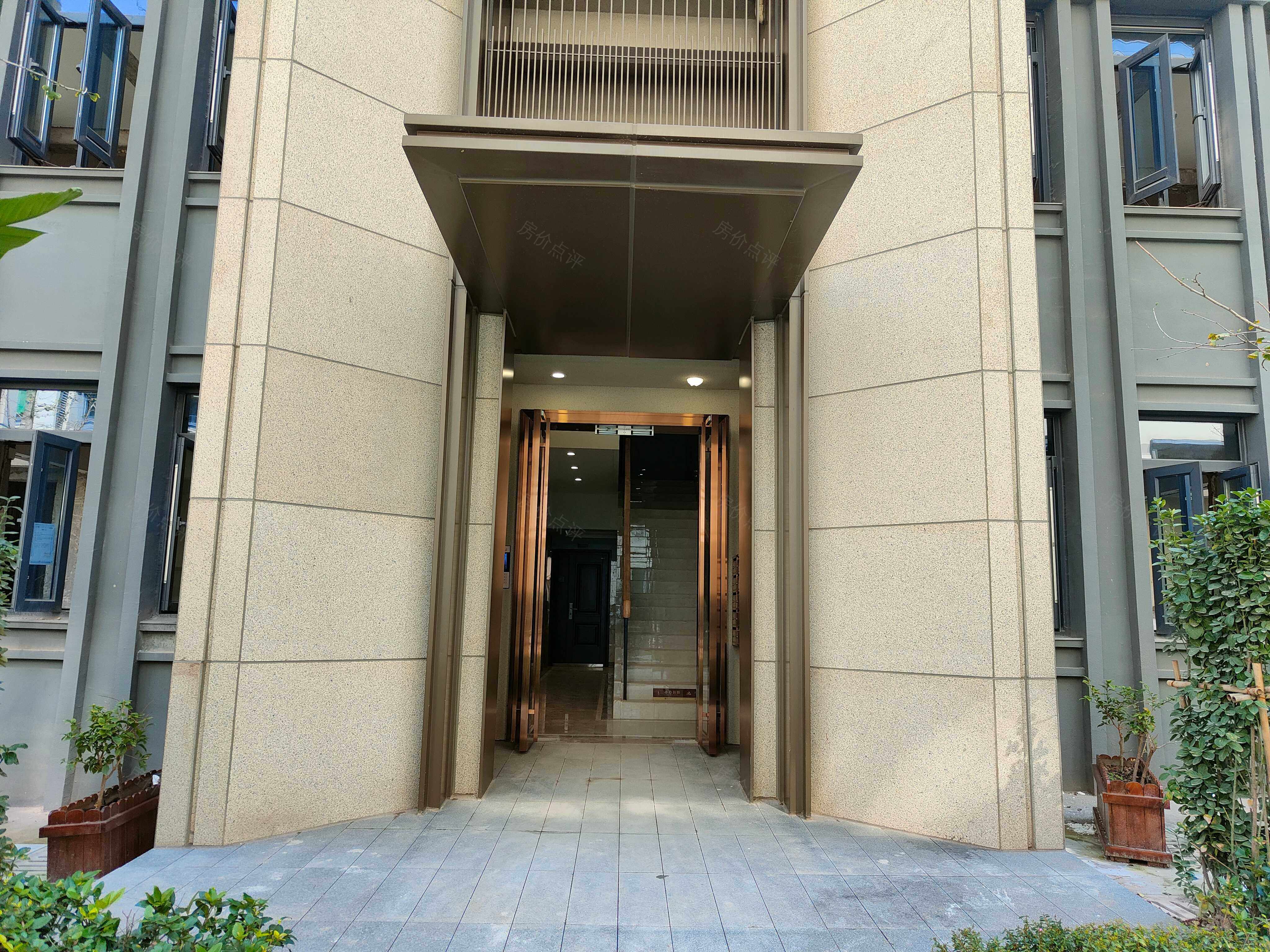 世茂璀璨天城