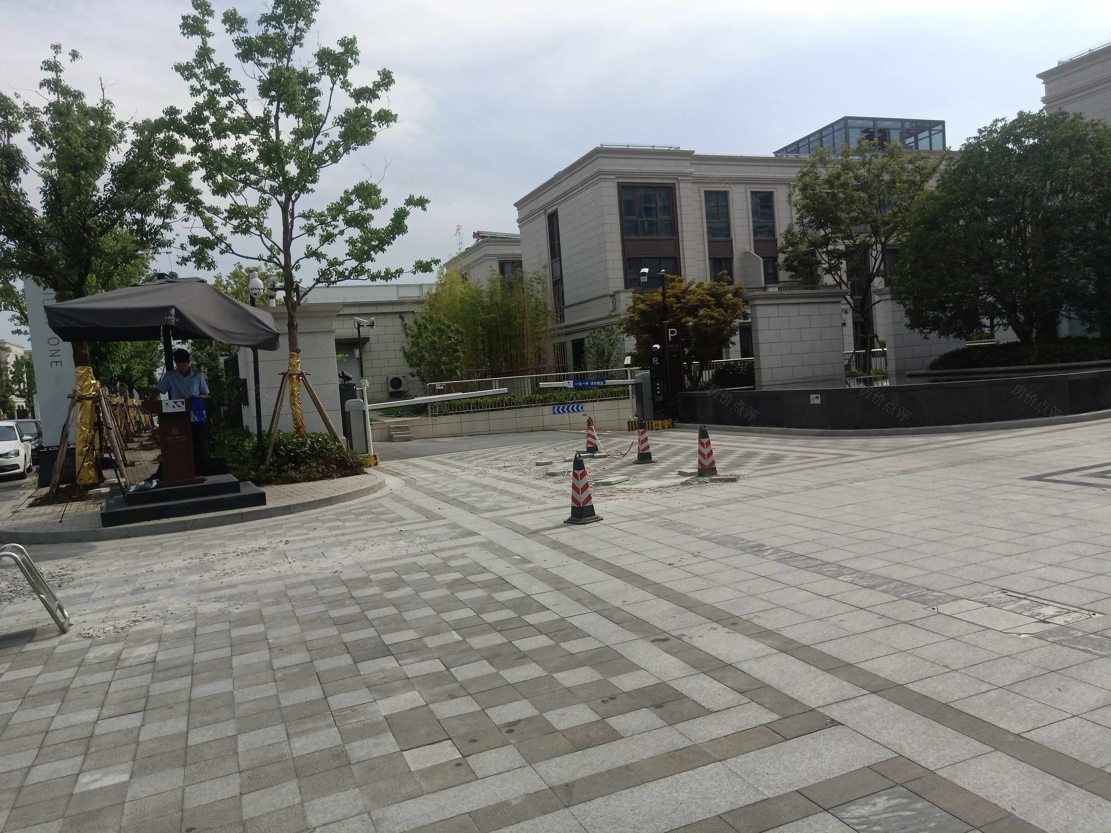 九龙仓逅湾花园