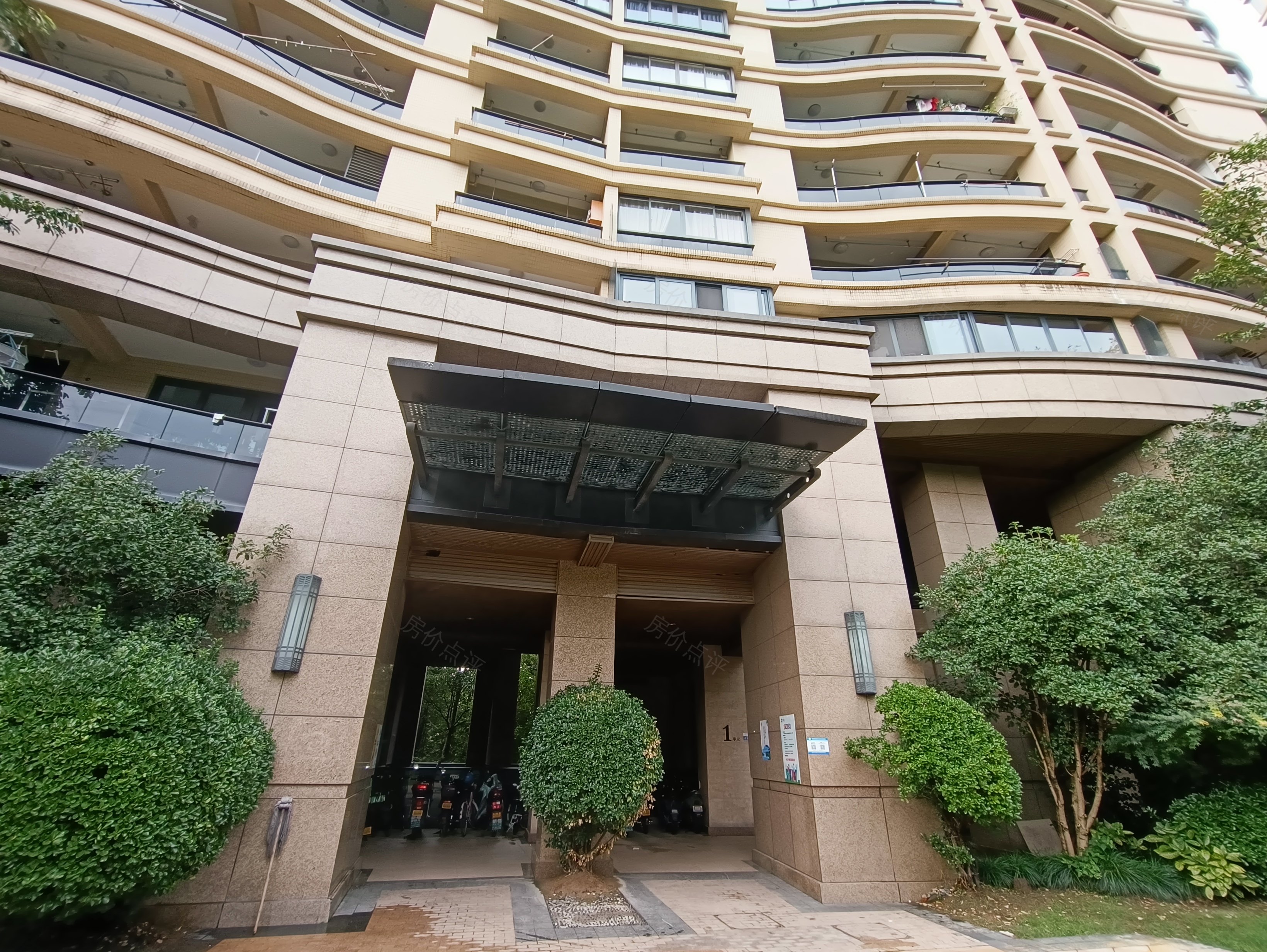 绿城西子郁金香岸